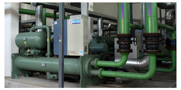 水冷螺桿冷水機(jī)組廠家完成測試，用戶安裝簡便